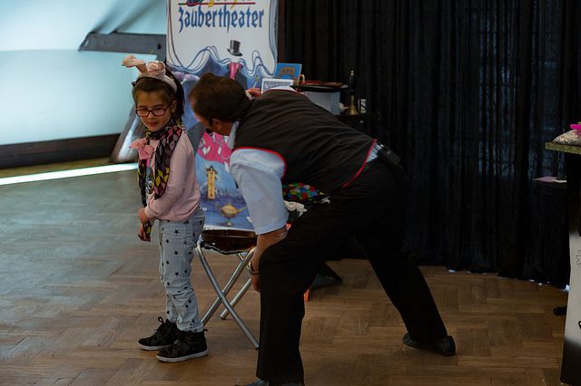 22144539601_214d8e7cb6_z